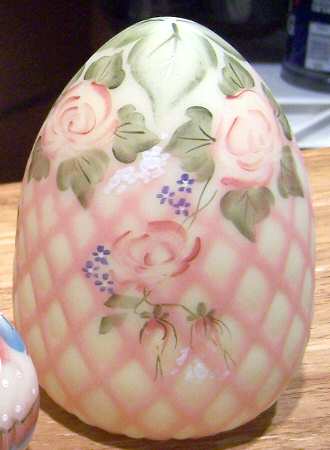 Burmese Satin Rose (Diamond Optic) Egg Paperwieght