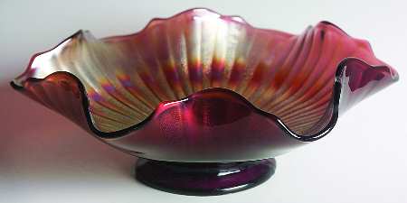 Stippled Rays Amethyst (Carnival, Older) 10" Round Crimped Bowl by Fenton