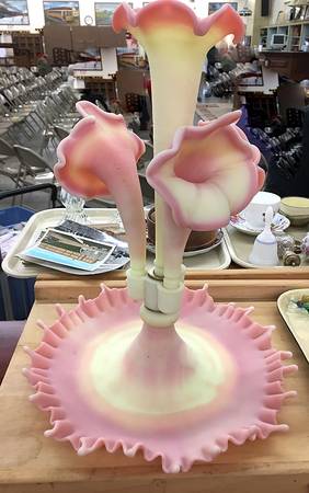 Burmese Satin 4 Horn Epergne (Made for Wright Glass)