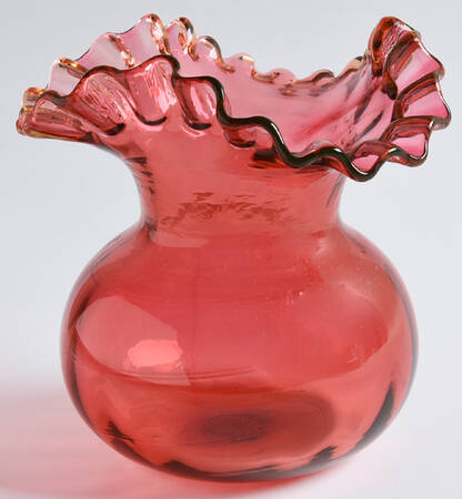 Country Cranberry 5" Double Crimped Vase