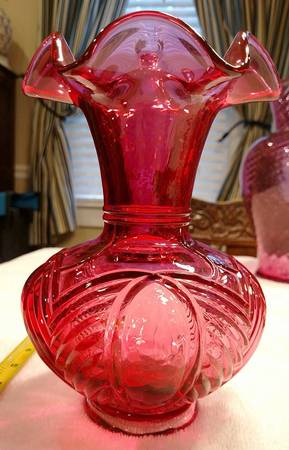 Country Cranberry 8" Flower Vase