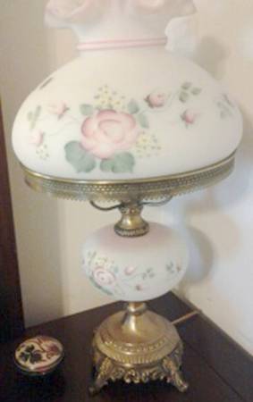Rose Garden Student Lamp & Globe