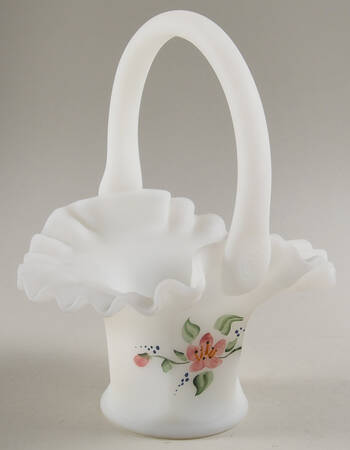 Fenton Baskets 6" Handled Basket