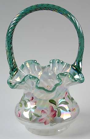 Fenton Baskets #CV098AZ Crests 8" Basket