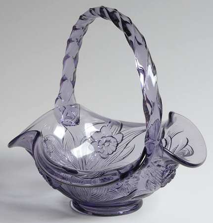Violet #6532 Daffodil 8" Basket