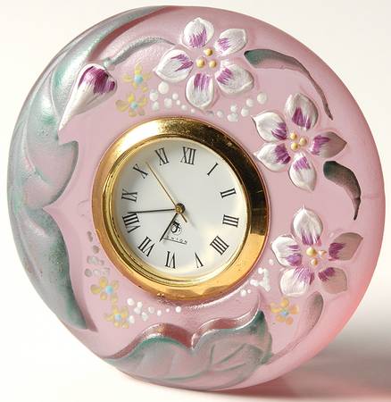 Daisy on Empress Rose Satin Mini Clock