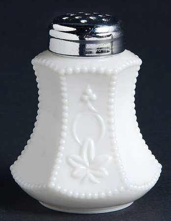 6206 Milkglass Shaker with Metal Lid