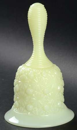 Daisy and Button Custard (Glossy) by Fenton