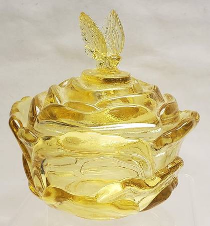 Topaz-Non Opalescent #C31793(C9280PQ) Butterfly Box & Lid