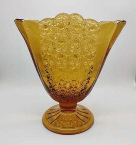 Daisy and Button Vaseline 8" Fan Vase