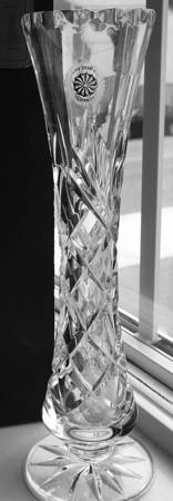 Ashford (Cut Base) 8" Bud Vase