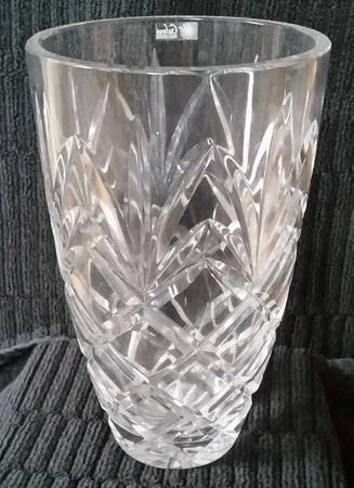 Ashford (Cut Base) 10" Flower Vase