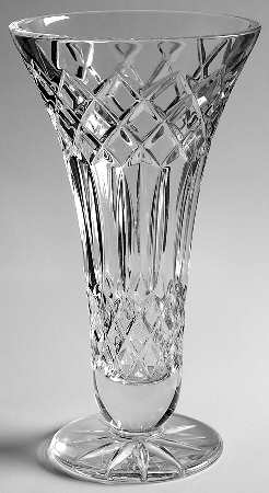 Castlerosse 10" Footed Flower Vase