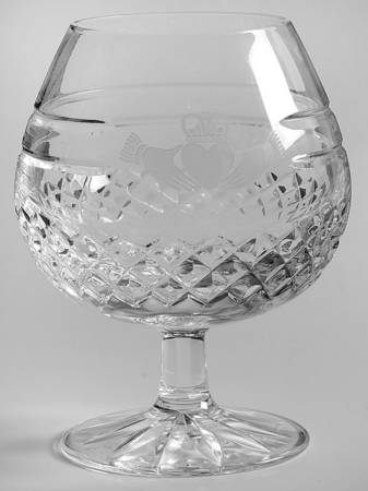 Claddagh Ring (Older, Etched Hands) Brandy Glass