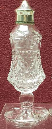 Leah (Newer) Footed Pepper Shaker with Metal Lid