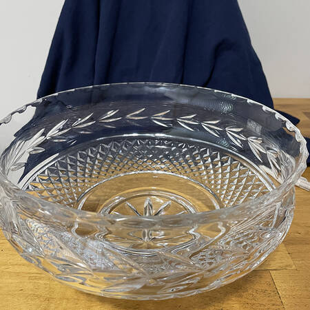 Leah (Newer) 9" Round Bowl