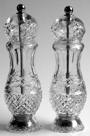Leah (Newer) (Pair) Salt/Pepper Mills