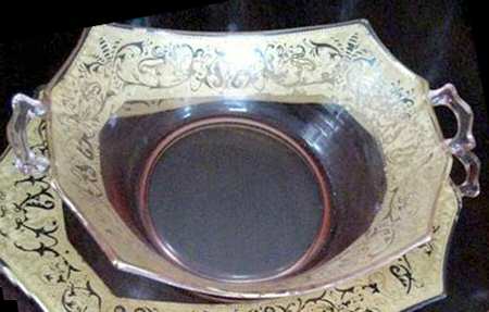 Decoration 889 Rose (Gold Encrusted) Handled Bowl