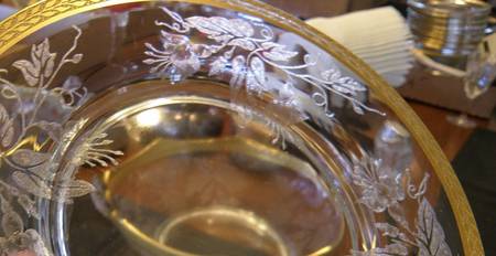 Fuchsia (Gold) Luncheon Plate