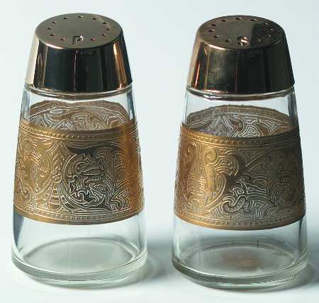 Georgian Shaker Set w/Metal Lids