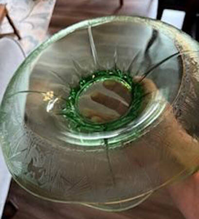 La Furiste Green (Gold Trim) Rolled Edge Bowl