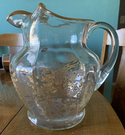 Rose Bud (Gold Encrusted, Stem 86) Pitcher