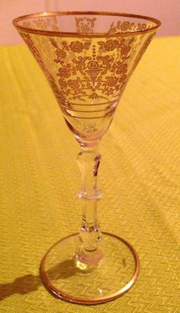 Rose Bud (Gold Trim, Stem 81) Wine Glass