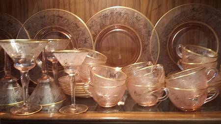 La Furiste Rose (Gold Trim) Luncheon Plate
