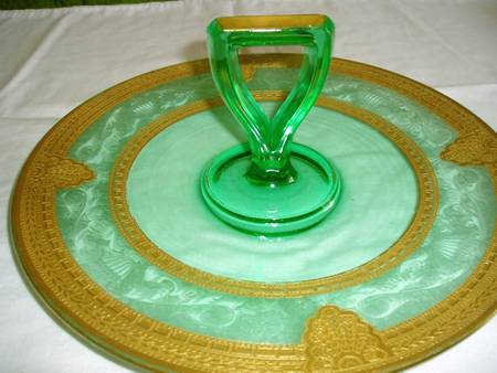 Gothic Plantagonet Green Center Handle Tray