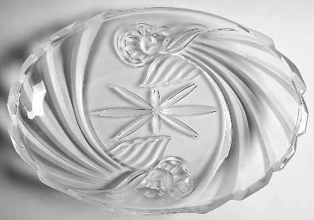 Holiday Traditions Collection 16" Oval Platter