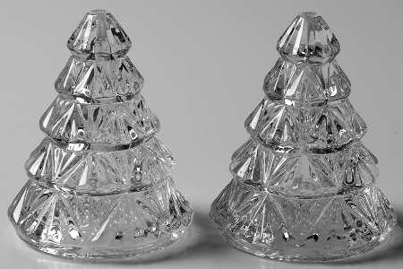 Holiday Traditions Collection Stoppered Tree Shaker Set