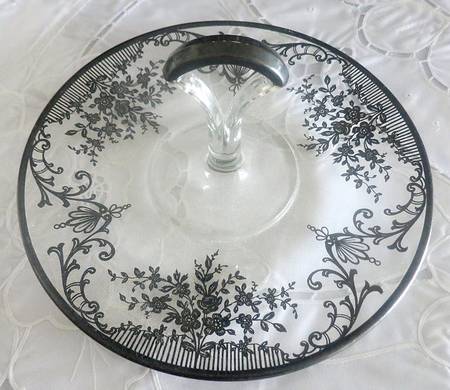 Lola Clear Center Handle Tray