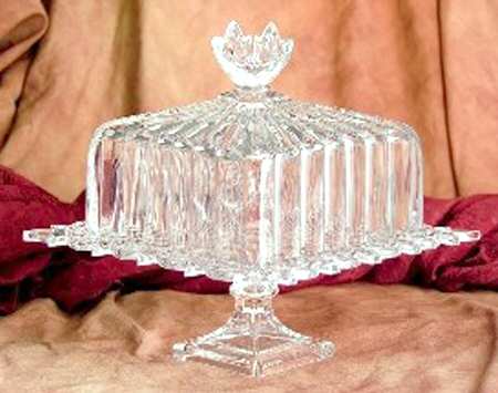 Medallion Square Cake Stand & Lid