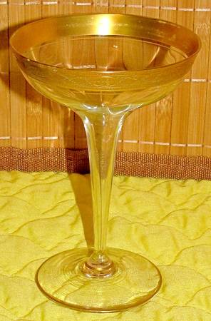 357-4 Tall Hollow Stem Champagne