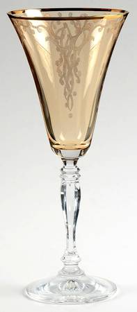 Lavish Gold Wine Glass