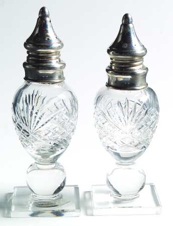 Strawberry, Diamond & Fan (#7332) Footed Shaker Set & Metal Lids