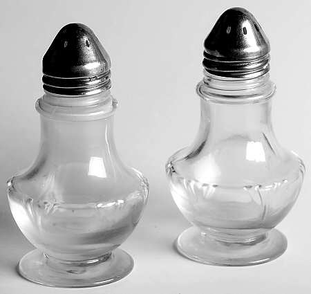Empress Clear Shaker Set w/Metal Lids