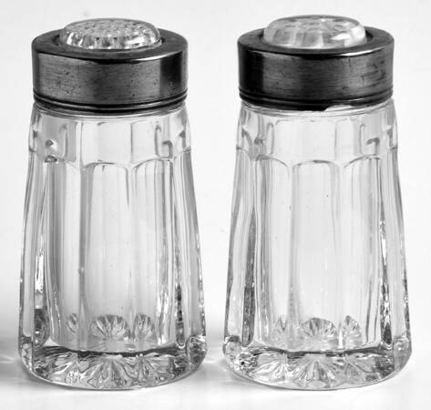Narrow Flute Clear (Stem  393) Shaker Set w/Metal Lids