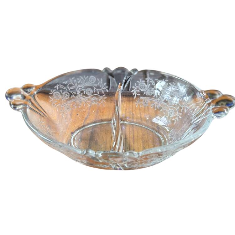 Olympiad (Stem #3411) 8" Divided Oval Queen Ann Dressing Bowl