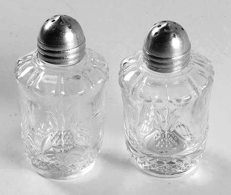 Plantation Pressed Shaker Set w/Metal Lids