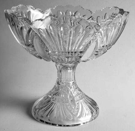 Prince of Wales, Plumes Round Compote (Height X Width)