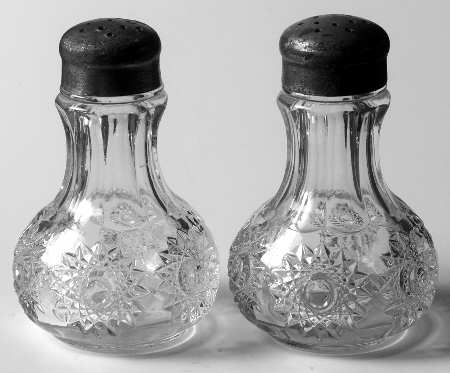 Sunburst Shaker Set with Metal Lids