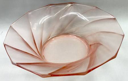 Twist Pink (Flamingo) 9" Flared Bowl