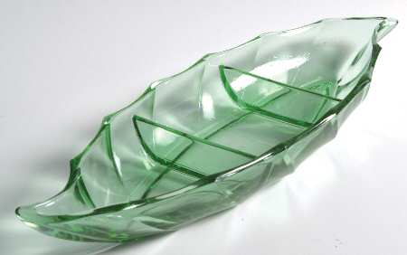 Twist Green (Moongleam) 13" Oblong Leaf 3 Part Relish
