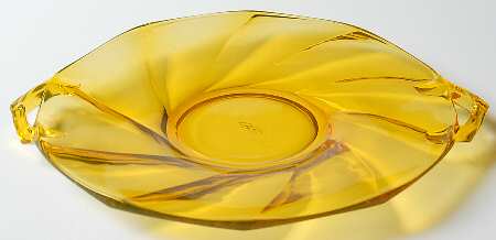 Twist Marigold Small 2 Handled Plate