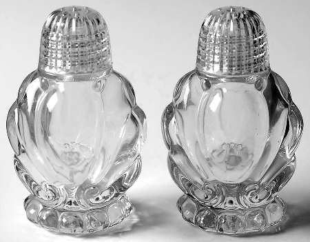 Waverly Shaker Set & Plastic Lids