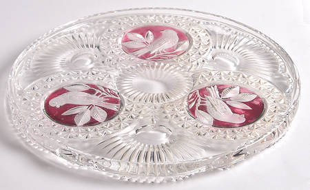 Byrdes Collection, The Ruby Cake Plate