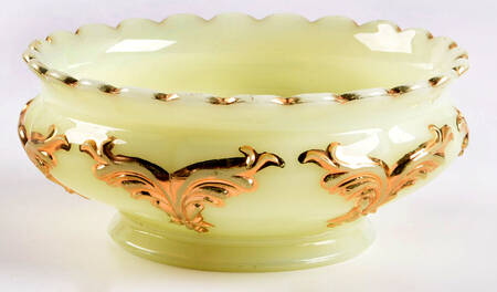 Winged Scroll Custard (Gold Accents) 5" Nappy