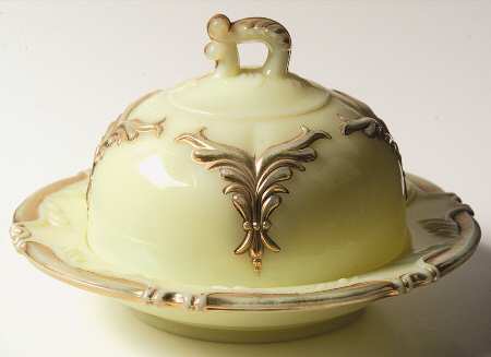 Winged Scroll Custard (Gold Accents) Round Covered Butter