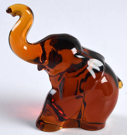Heisey Animals and Figurines Small Sultana Elephant